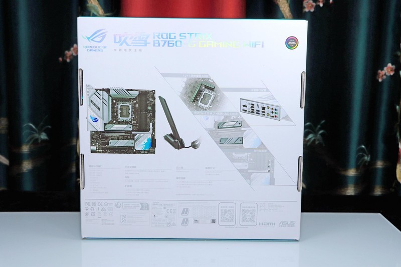 用 B760 小吹雪 + 4060 Ti 欧泊白 + 雷克沙 ARES 套装打造高性价比的小钢炮