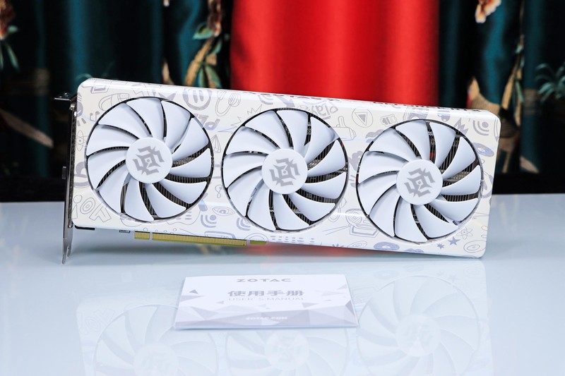 用 B760 小吹雪 + 4060 Ti 欧泊白 + 雷克沙 ARES 套装打造高性价比的小钢炮