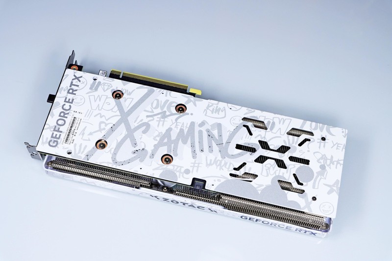 用 B760 小吹雪 + 4060 Ti 欧泊白 + 雷克沙 ARES 套装打造高性价比的小钢炮