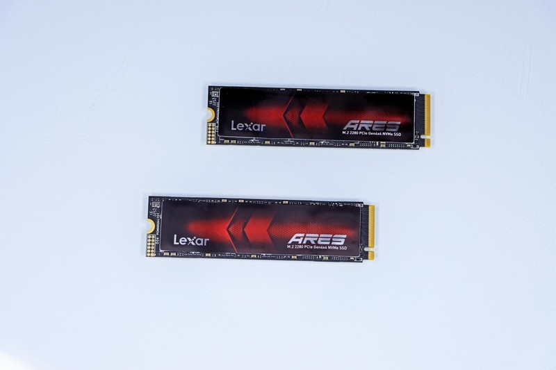 用 B760 小吹雪 + 4060 Ti 欧泊白 + 雷克沙 ARES 套装打造高性价比的小钢炮