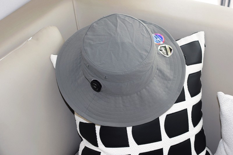 钓鱼人的完美防晒工具 单导速调渔夫帽的全方位舒适体验