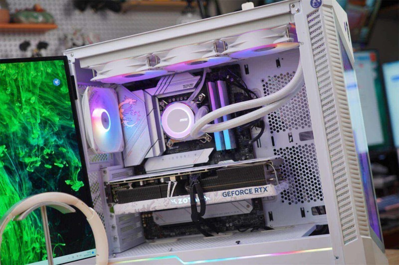 中高端玩家的智选，2K高帧利器-索泰RTX 4070 X-GAMING OC欧泊白分享