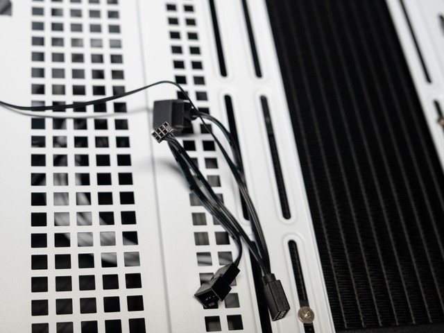 手残党的高性价比福音，微星MAG CORELIQUID A15 360水冷测评