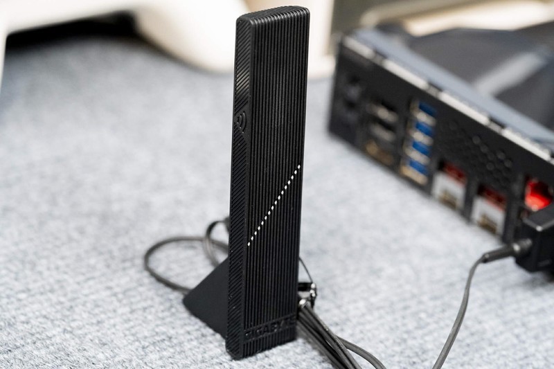 双USB4 WiFi7 20相供电 X870E AORUS MASTER主板开箱评测