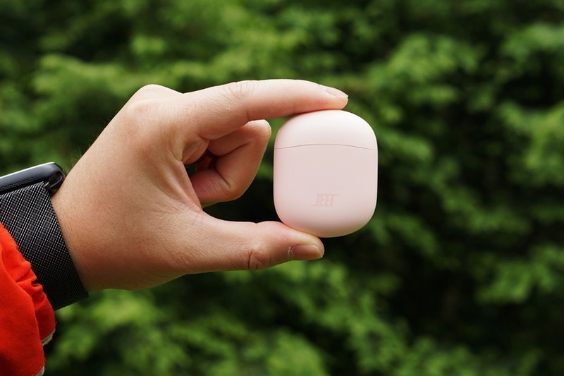 好看，动听且舒适，这款半入耳式TWS值得入手