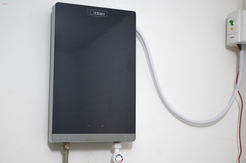 恒温热水立等可取，安全更可靠，奥特朗（Otlan）F15H-Z70C体验