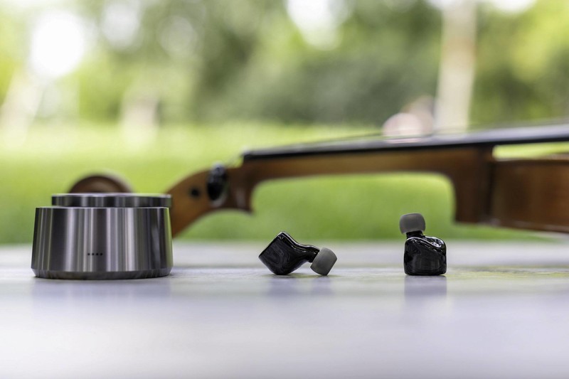 高品质蓝牙耳机如何选？惠威SWAN AW-75，让你静享美妙音乐