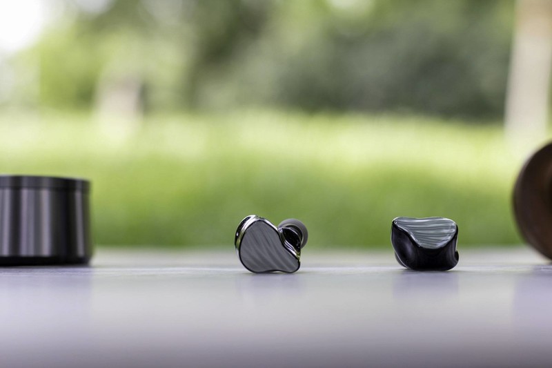 高品质蓝牙耳机如何选？惠威SWAN AW-75，让你静享美妙音乐