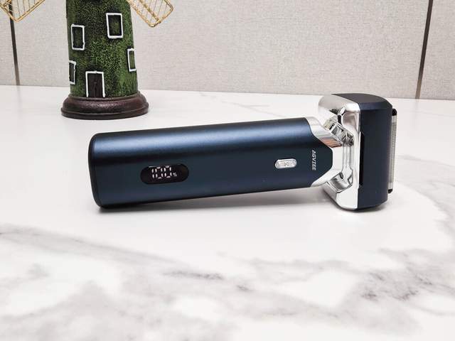 男人剃须天花板？未野MRX五刀头狂魔：21000超高转速告别胡茬困扰