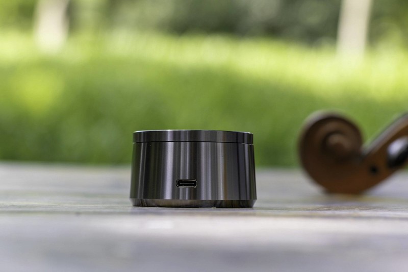 高品质蓝牙耳机如何选？惠威SWAN AW-75，让你静享美妙音乐