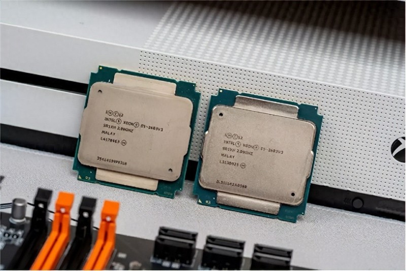两颗至强处理器不到60块，双路服务器主板实现56线程，装机性能实测