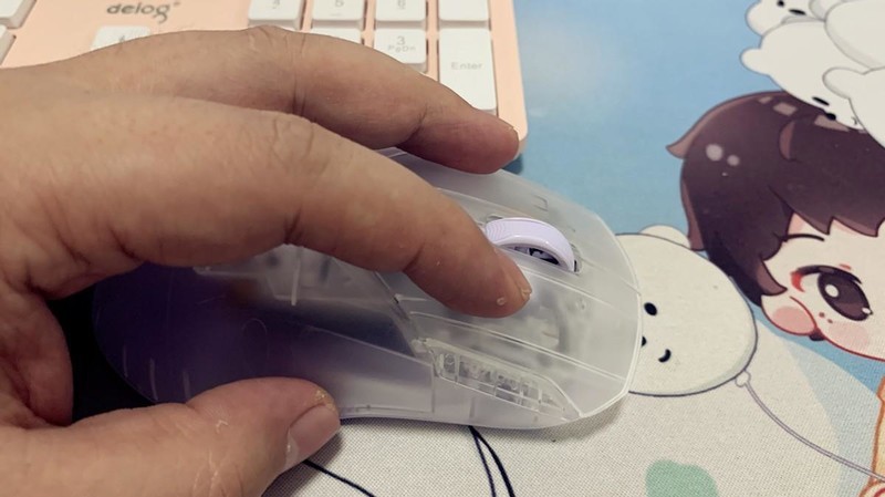 轻巧高颜值、半透高性能，这款8K双模游戏鼠标真的是绝绝子