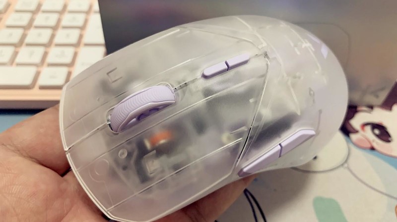 轻巧高颜值、半透高性能，这款8K双模游戏鼠标真的是绝绝子