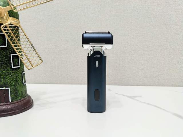 男人剃须天花板？未野MRX五刀头狂魔：21000超高转速告别胡茬困扰