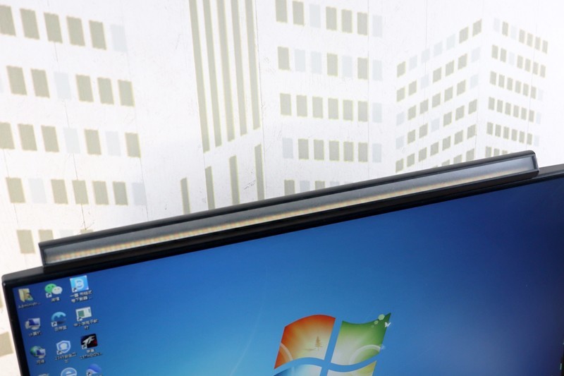 照亮屏幕 呵护双眼——书客屏幕挂灯体验