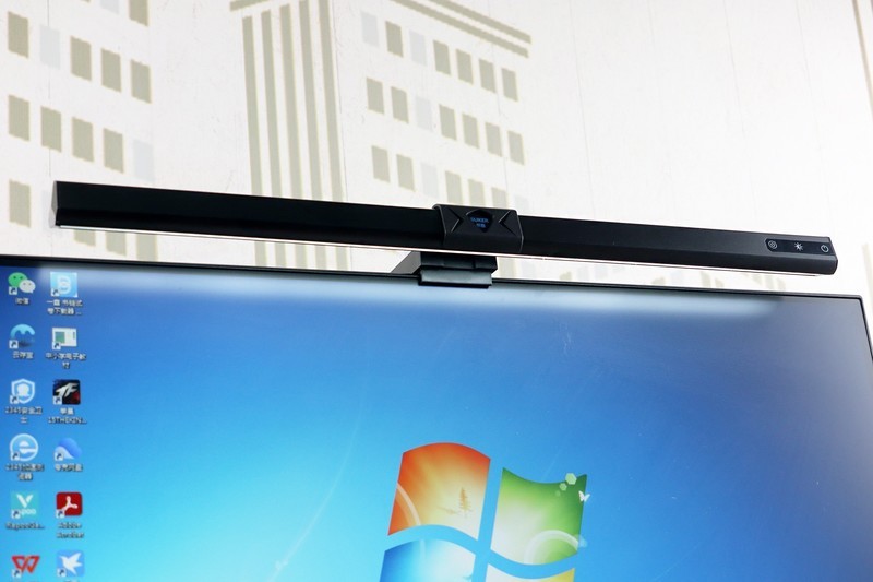 照亮屏幕 呵护双眼——书客屏幕挂灯体验