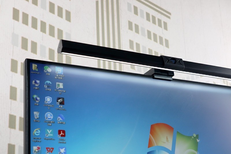 照亮屏幕 呵护双眼——书客屏幕挂灯体验