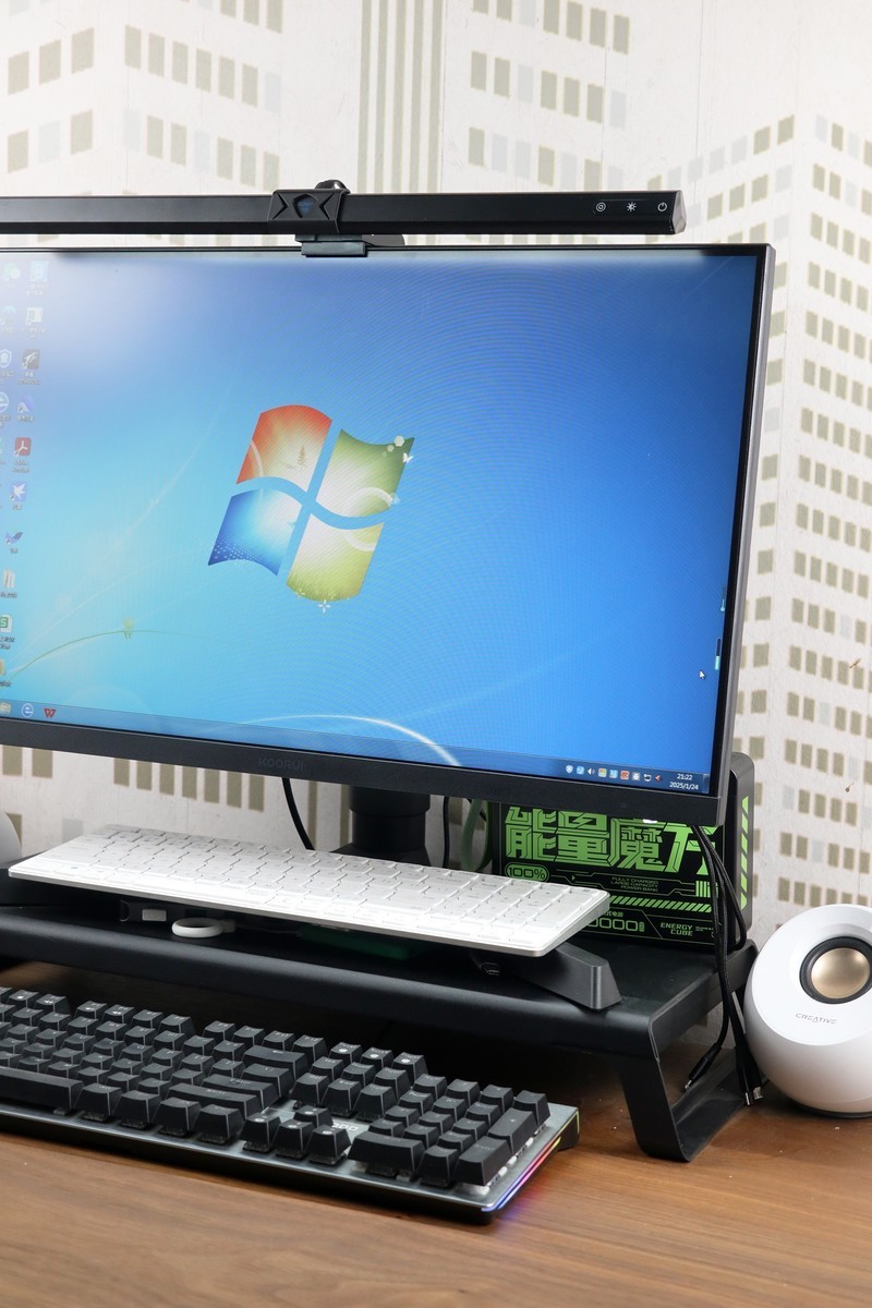 照亮屏幕 呵护双眼——书客屏幕挂灯体验