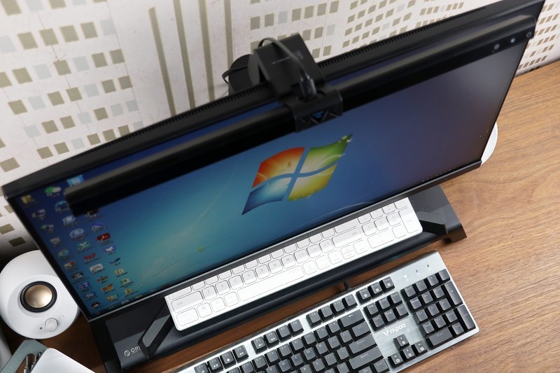 照亮屏幕 呵护双眼——书客屏幕挂灯体验