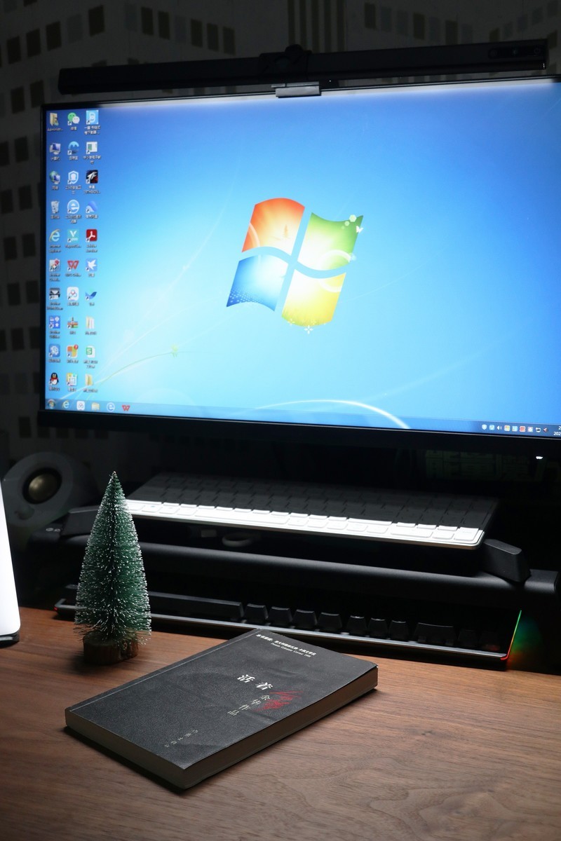 照亮屏幕 呵护双眼——书客屏幕挂灯体验