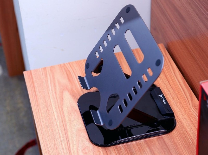 100多入手笔记本支架？聊聊为何入手钛度WE200冰封王座