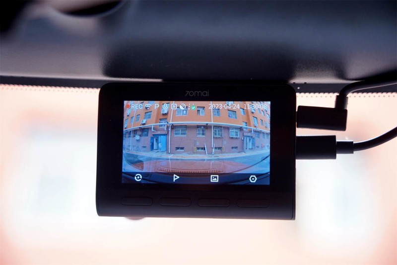 索尼IMX678图像传感器+F1.8大光圈+4k超清录像，70迈A810来袭！