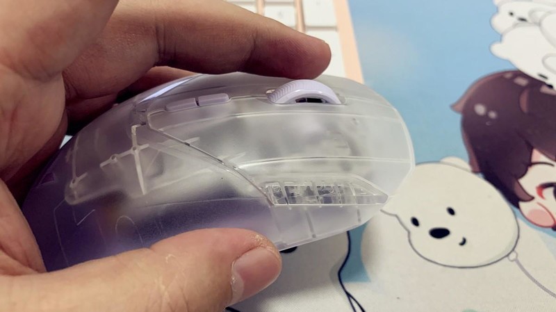 轻巧高颜值、半透高性能，这款8K双模游戏鼠标真的是绝绝子