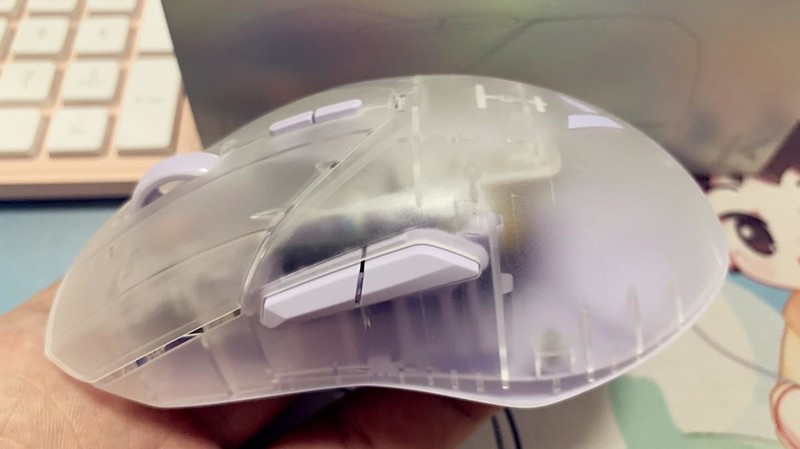 轻巧高颜值、半透高性能，这款8K双模游戏鼠标真的是绝绝子