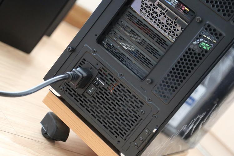 RTX4090最佳搭档：Thermaltake TT 钢影 GF3 1350W全模金牌电源开箱