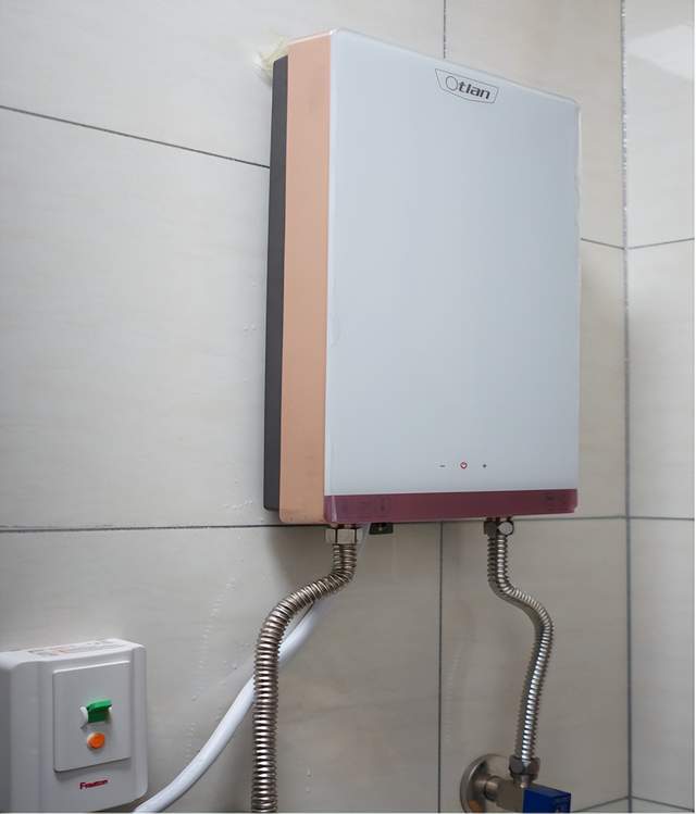 高颜值更安全健康，奥特朗（otlan）F15H-Z70C即热式电热水器体验