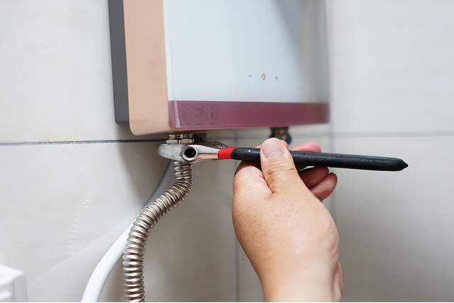 高颜值更安全健康，奥特朗（otlan）F15H-Z70C即热式电热水器体验