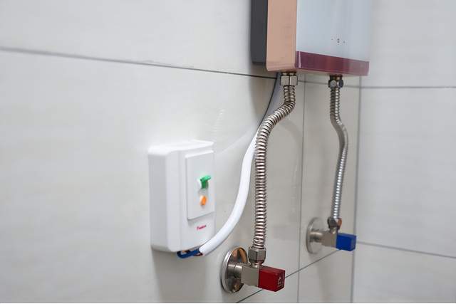 高颜值更安全健康，奥特朗（otlan）F15H-Z70C即热式电热水器体验