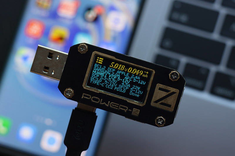 性价比无敌的QCY GN202GB双口氮化镓充电器