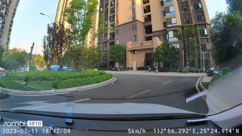 影像至上，索见不凡，品70迈4K超高清行车记录仪A810