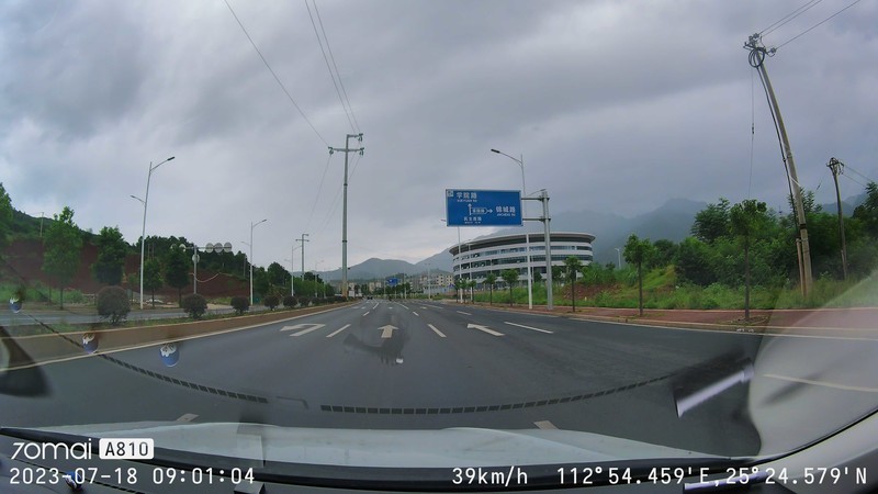 影像至上，索见不凡，品70迈4K超高清行车记录仪A810