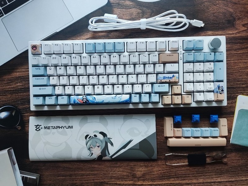 玄派 玄熊猫 PD98 三模机械键盘：国潮IP设计，颜值与手感并存