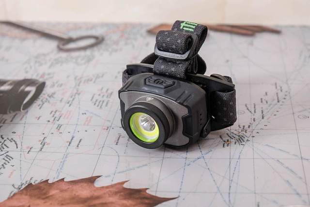 极蜂多功能头灯体验：提升夜跑安全，高亮度1000流明，7.5H长续航