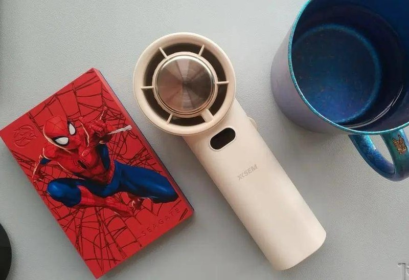 迷你手持小风扇的优缺点有哪些？一文教你如何选购迷你手持小风扇