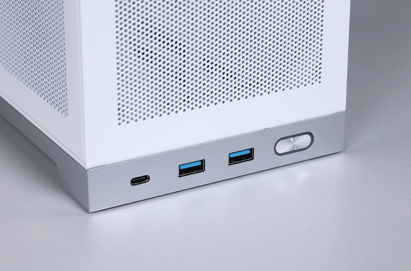 “细狗”但是高颜值高性能！12600K+4070+闪鳞L300打造桌面小钢炮