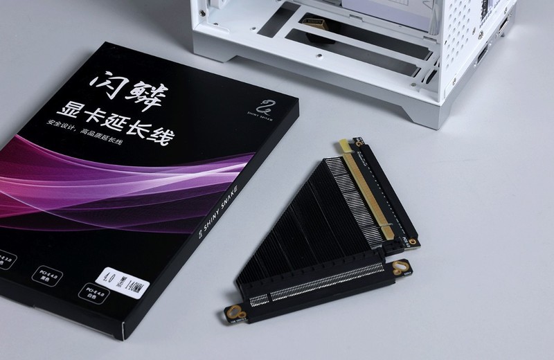 “细狗”但是高颜值高性能！12600K+4070+闪鳞L300打造桌面小钢炮