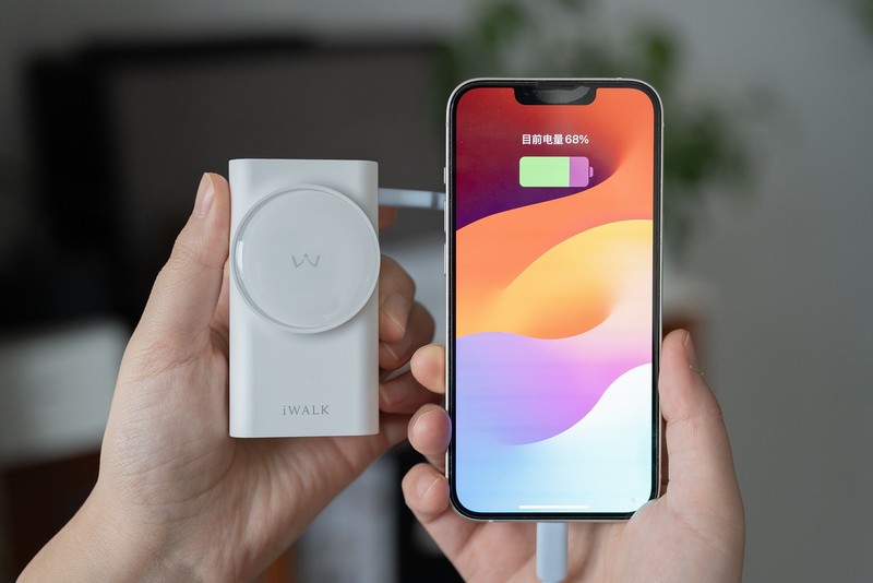 自带伸缩数据线，这才是我想要的便携充电宝