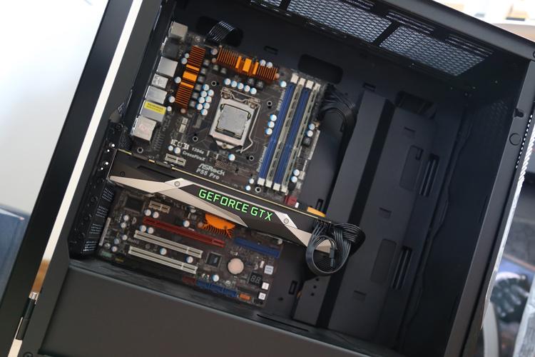 RTX4090最佳搭档：Thermaltake TT 钢影 GF3 1350W全模金牌电源开箱