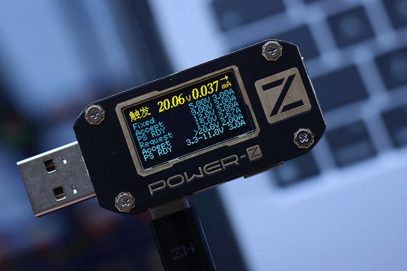 性价比无敌的QCY GN202GB双口氮化镓充电器