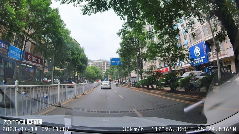 影像至上，索见不凡，品70迈4K超高清行车记录仪A810