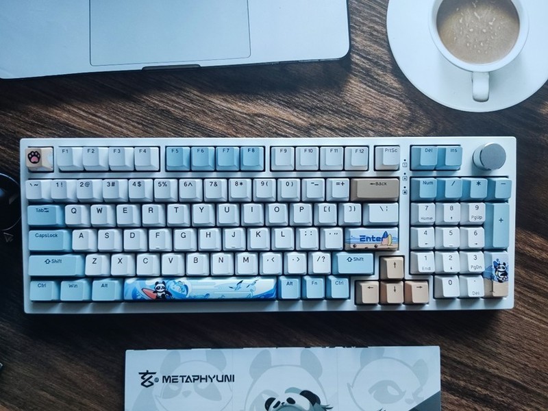 玄派 玄熊猫 PD98 三模机械键盘：国潮IP设计，颜值与手感并存