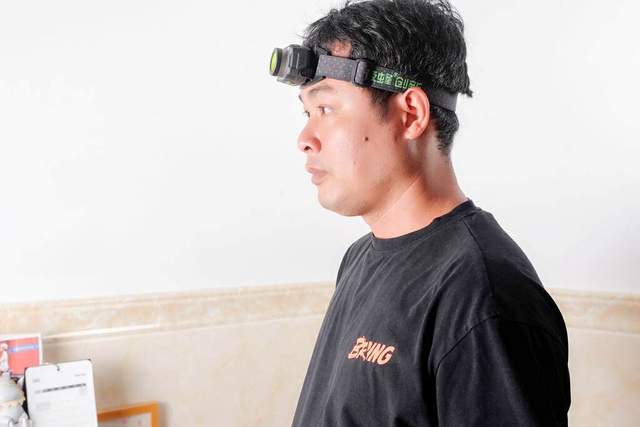 极蜂多功能头灯体验：提升夜跑安全，高亮度1000流明，7.5H长续航