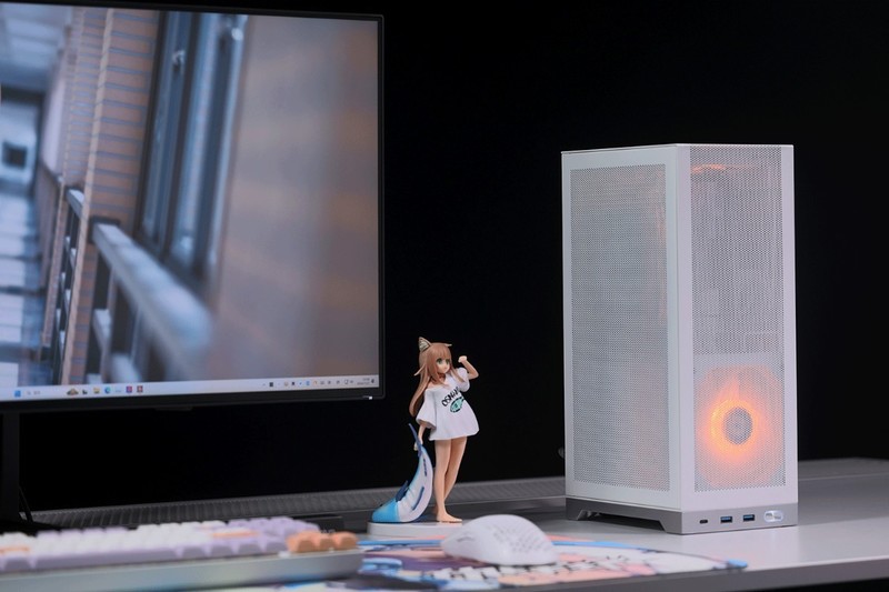 “细狗”但是高颜值高性能！12600K+4070+闪鳞L300打造桌面小钢炮