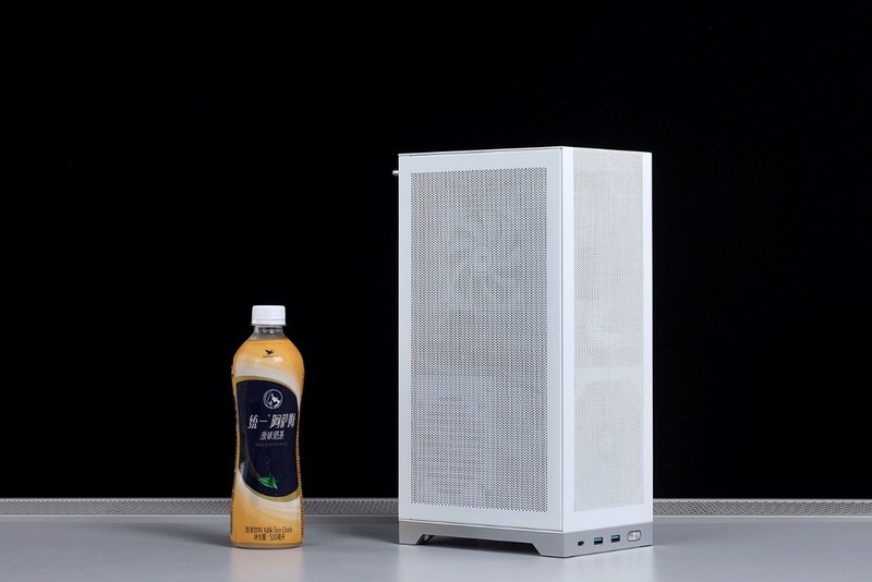 “细狗”但是高颜值高性能！12600K+4070+闪鳞L300打造桌面小钢炮