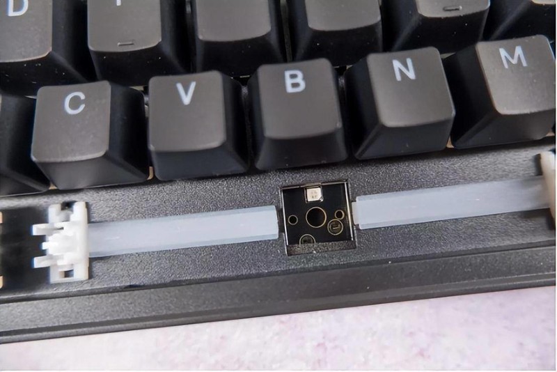 全键热插拔，可玩性更高，钛度K850彩戏师机械键盘体验