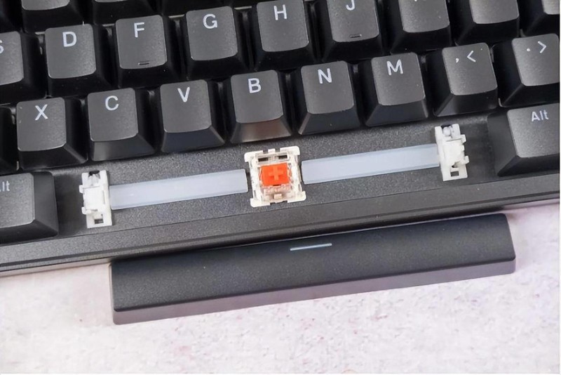 全键热插拔，可玩性更高，钛度K850彩戏师机械键盘体验